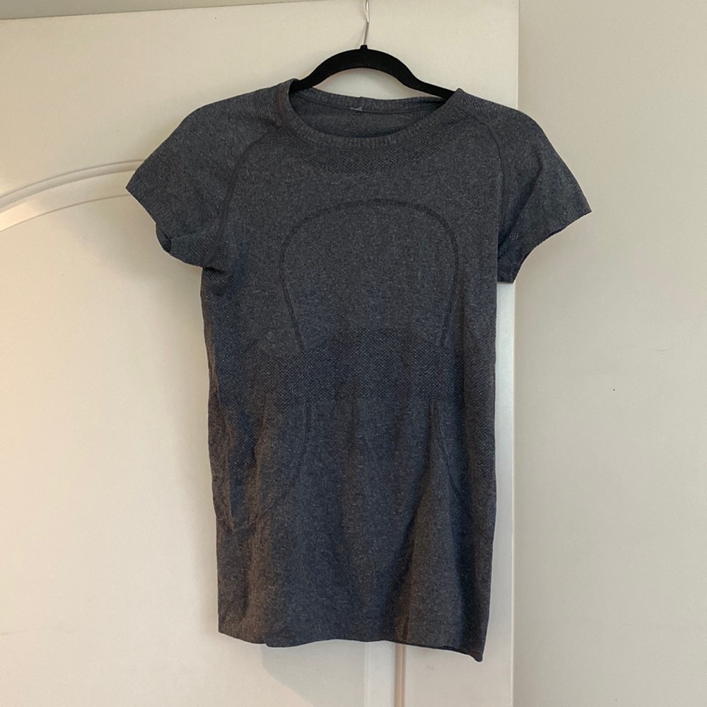 Lululemon grey workout top